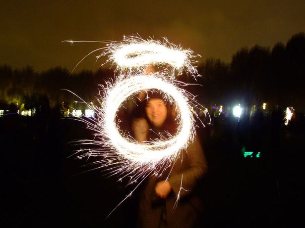 Having fun with sparklers on Bonfire Night in Battersea Park, London. Author: Gaetan Lee. Creative Commons 
