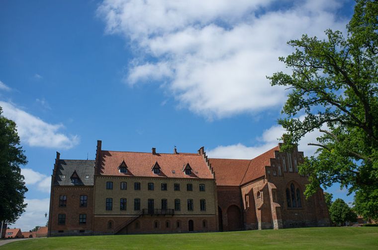 800px-Herlufsholm_Boarding_school