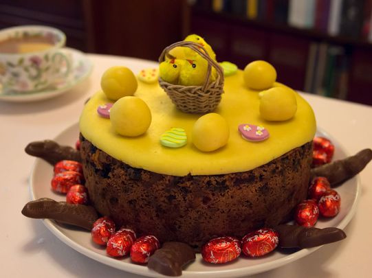 Simnel_cake_(7099859765)