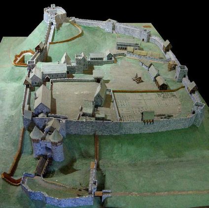 Carisbrook motte and bailey castle. Auhor: Charles D.P. Killer. Commons