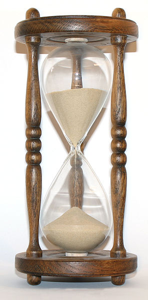 Wooden hourglass. Author: User: S. Sepp. Commons