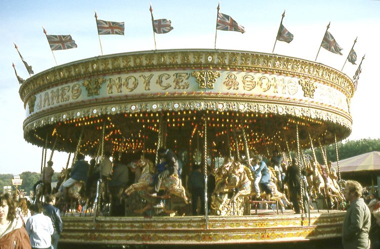 Goose_Fair_Roundabout 2