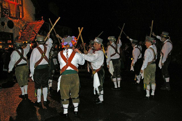 Prelude to a Wassail. Broadmarsh Morris Men perform outside tha White Horse before heading for the orchard. Author: Glyn Baker. geog.org.uk. Creative Commons