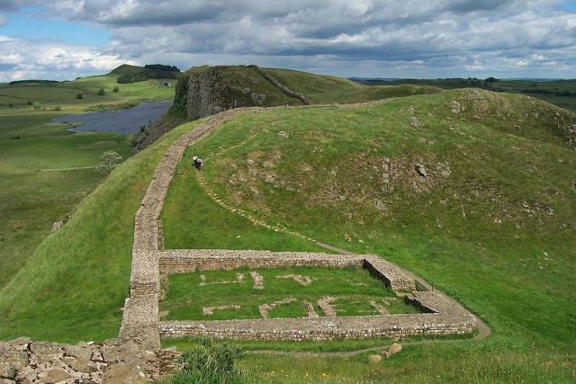 The remains of Castle Nick, Milecastle Milecastle 39, between Housestaeds and Onve Brewed Visitor Centre for Northumberland. Author: Adam Cuerden. Public Domain. Wikimedia Commons